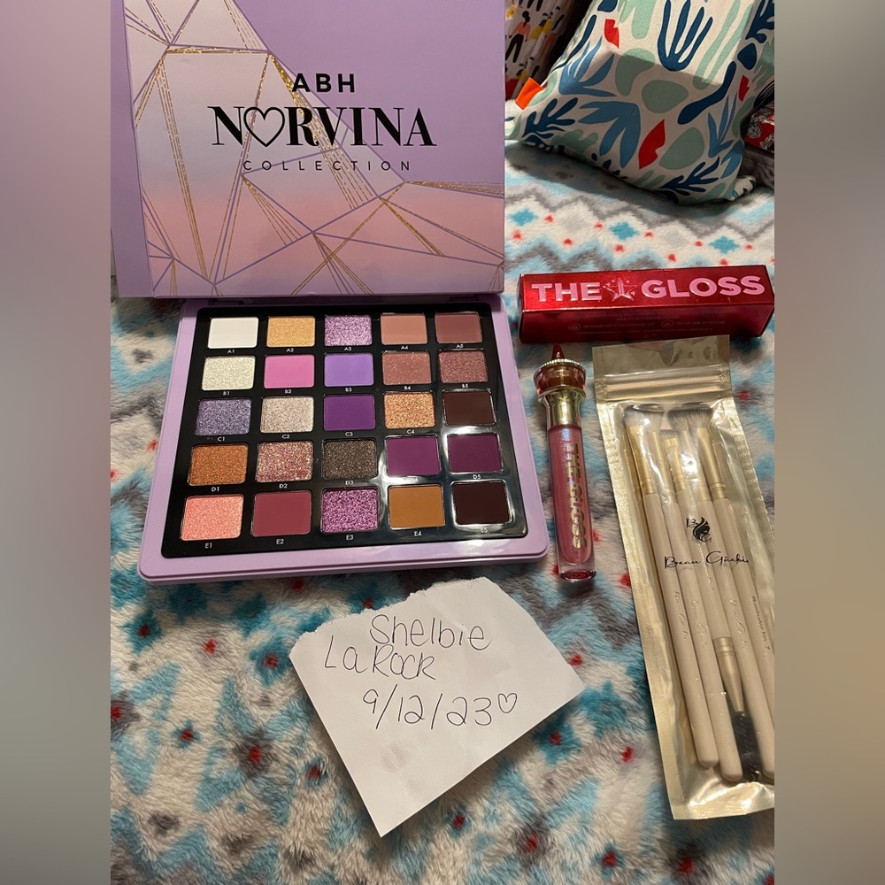 Make up bundle - all BNIB